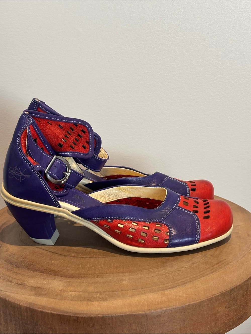 Women's Eject red hatters Red and Purple Leather dress shoes Heels
